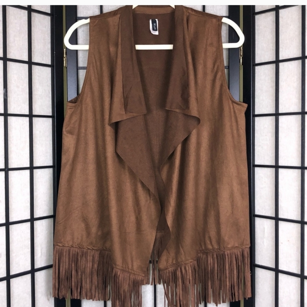 Sleeveless fringe top